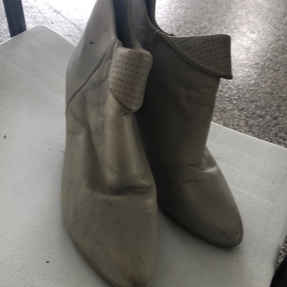 Very gently used booties